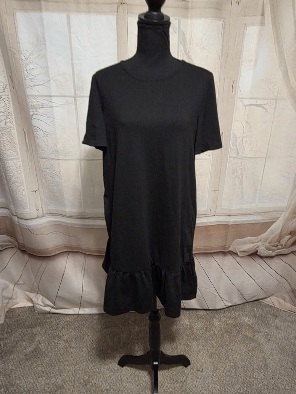 Kohl's Black Short Sleeve Ruffle Hem Dress